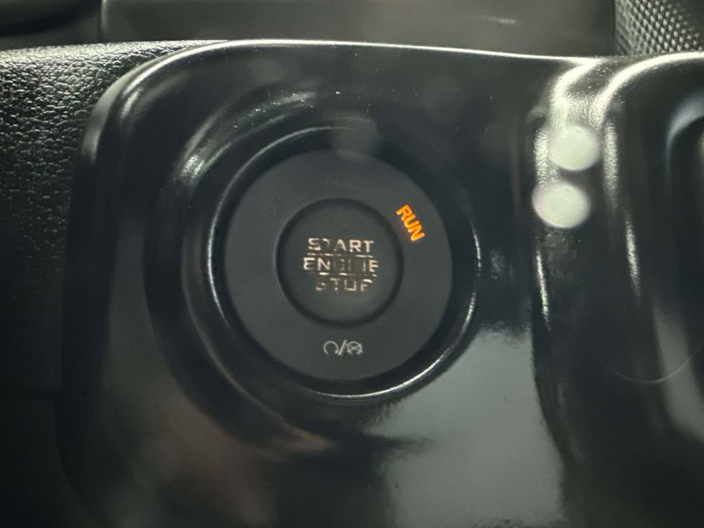 Used 2021 Jeep Gladiator Willys image 23