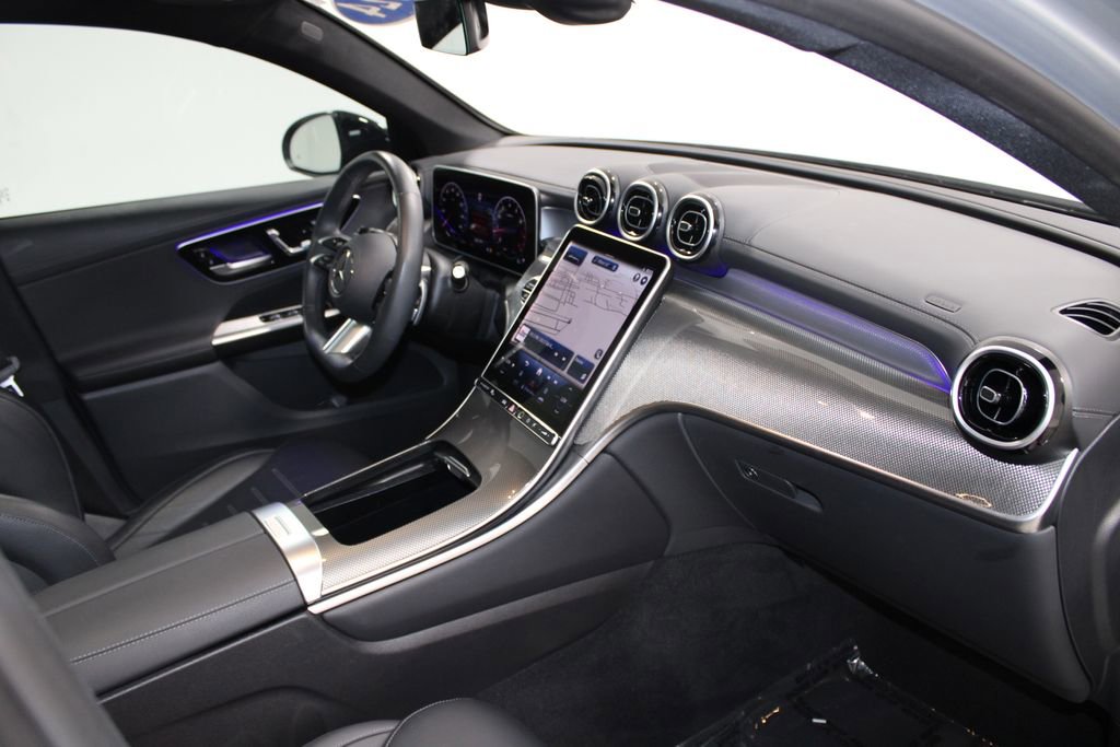 Used 2024 Mercedes-Benz GLC 300 4MATIC image 28