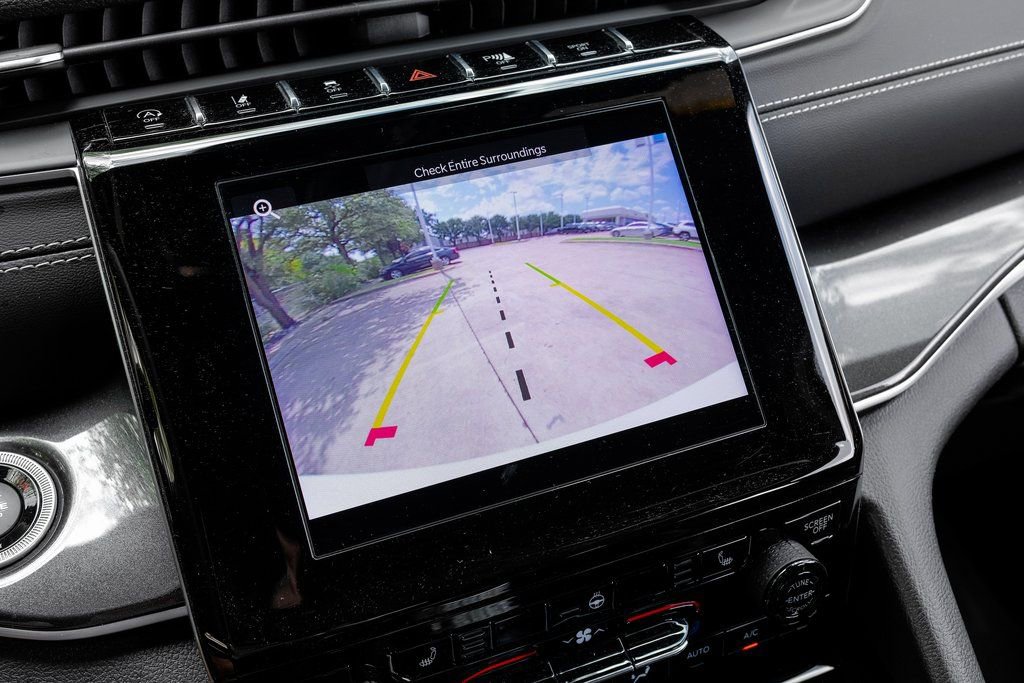 Used 2023 Jeep Grand Cherokee Altitude image 30