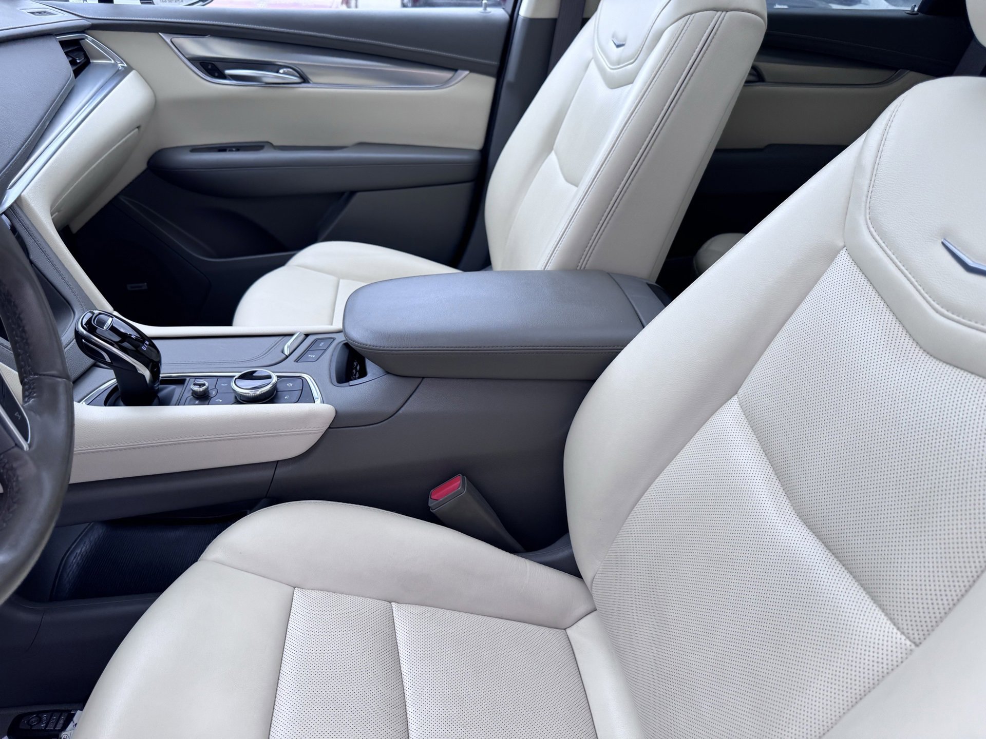 Used 2021 Cadillac XT5 Premium Luxury image 18