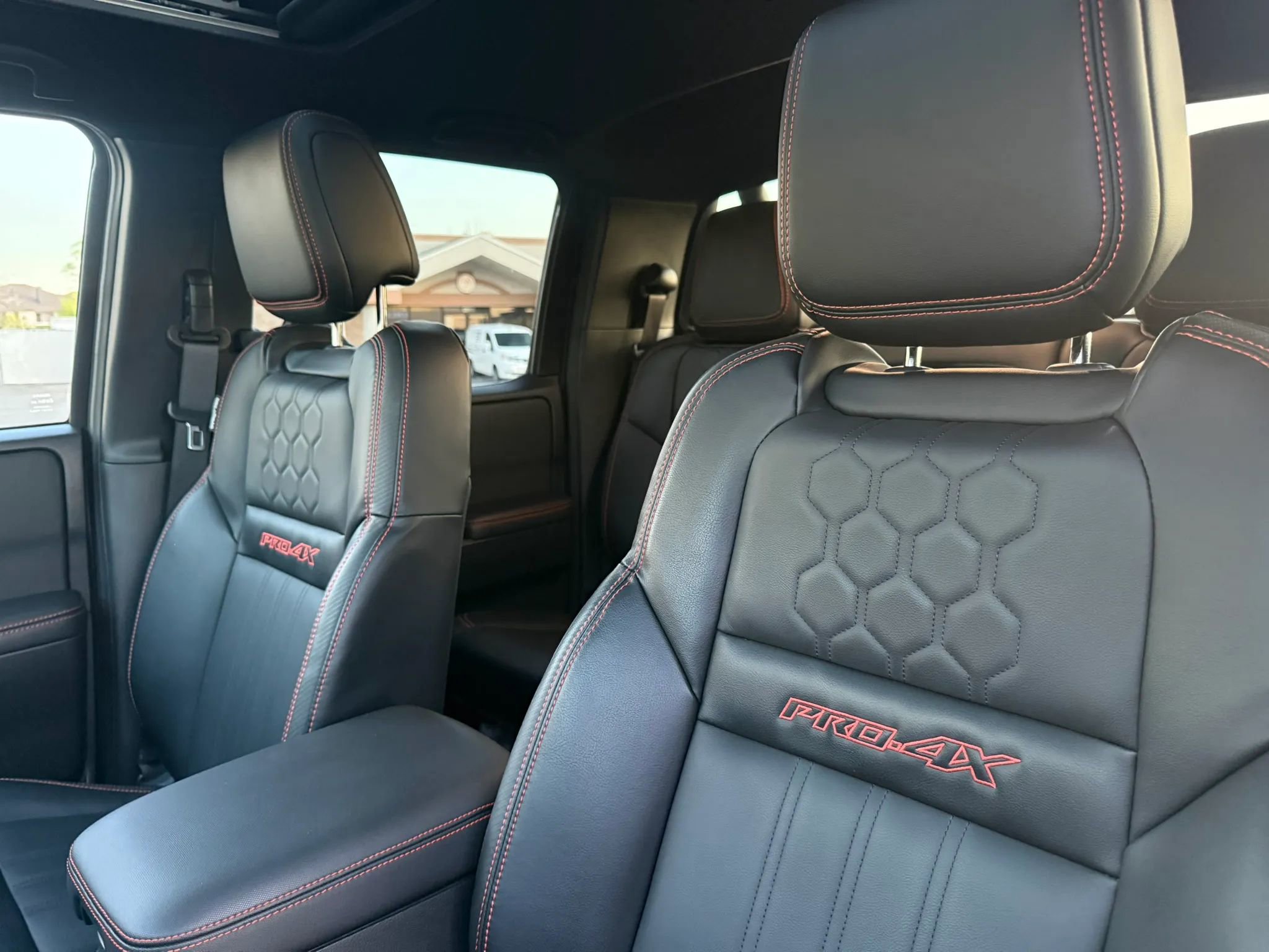 Used 2024 Nissan Frontier PRO-4X w/ Pro Premium Package image 28