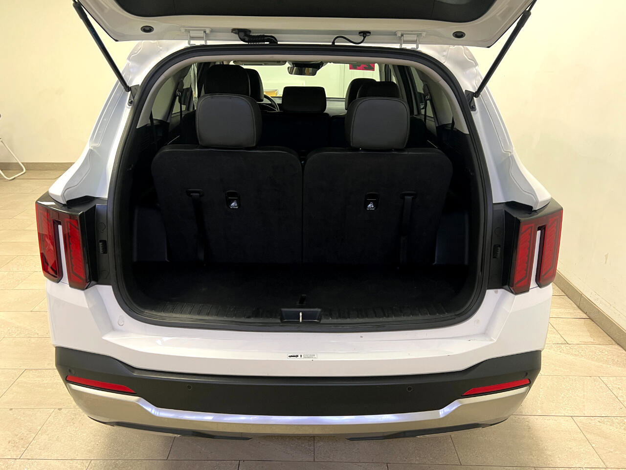 Used 2024 Kia Sorento S image 15