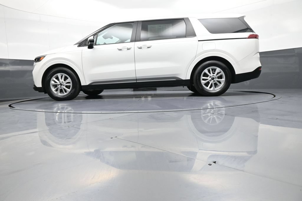 Certified 2024 Kia Carnival LX FWD image 32