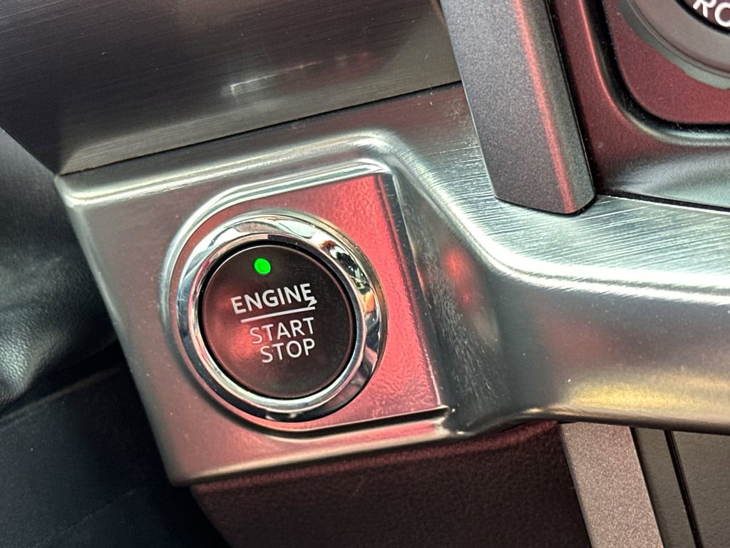 Used 2023 Ford F150 Lariat w/ Equipment Group 502A High image 32