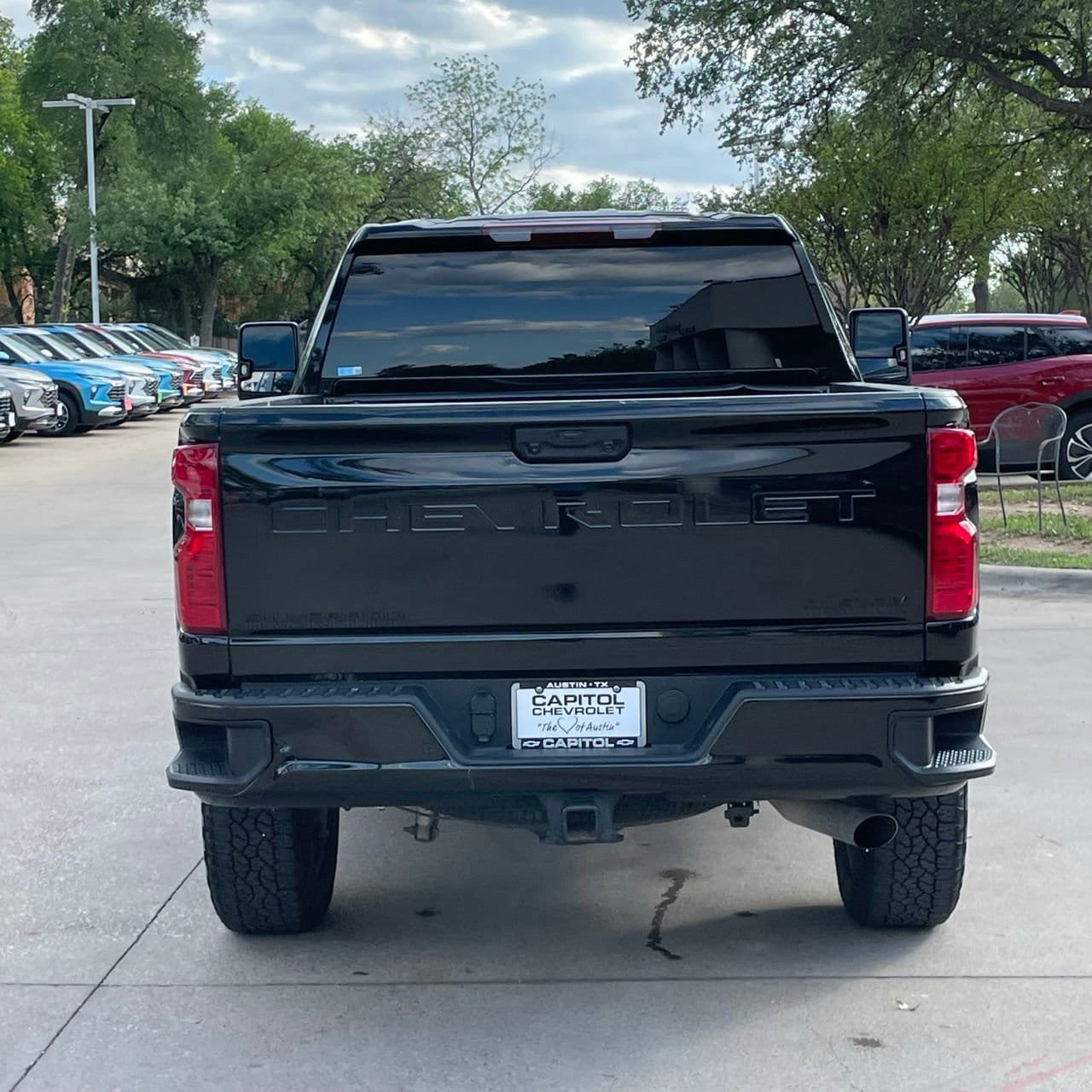 Used 2025 Chevrolet Silverado 2500 Custom w/ Custom Value Package image 5