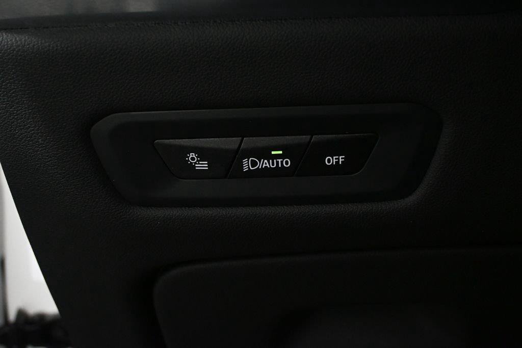 Used 2025 BMW X5 xDrive50e AWD/4WD image 10