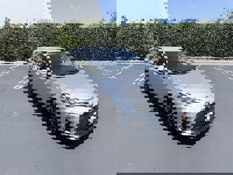 Used 2019 Toyota Corolla SE w/ Carpet Mat Package (TMS) FWD image 3