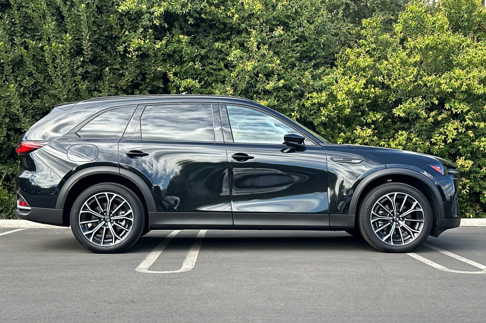 Certified 2025 MAZDA CX-70 Plug-In Hybrid w/ Premium Pkg image 3