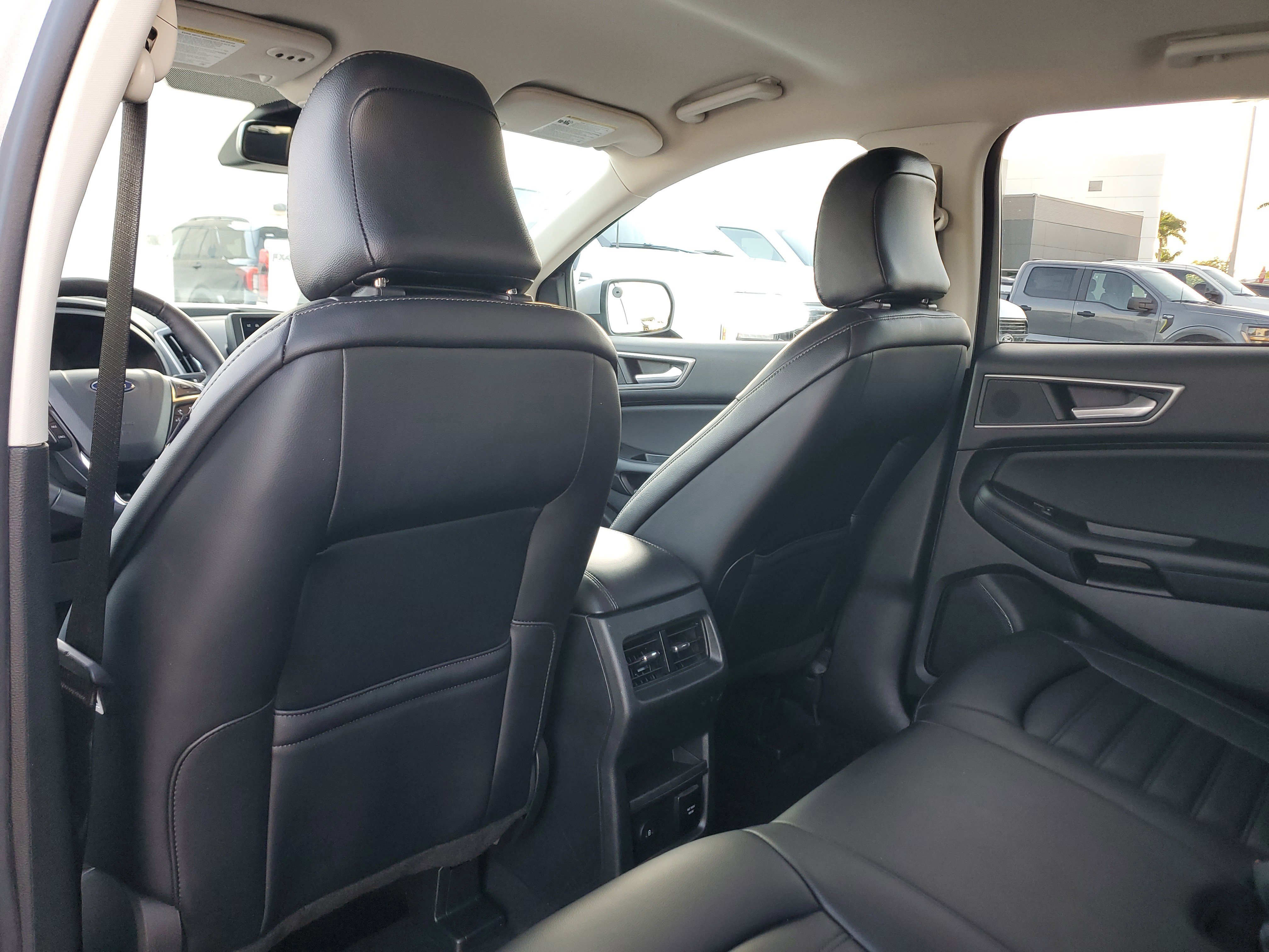 Used 2024 Ford Edge SEL w/ Convenience Package image 14