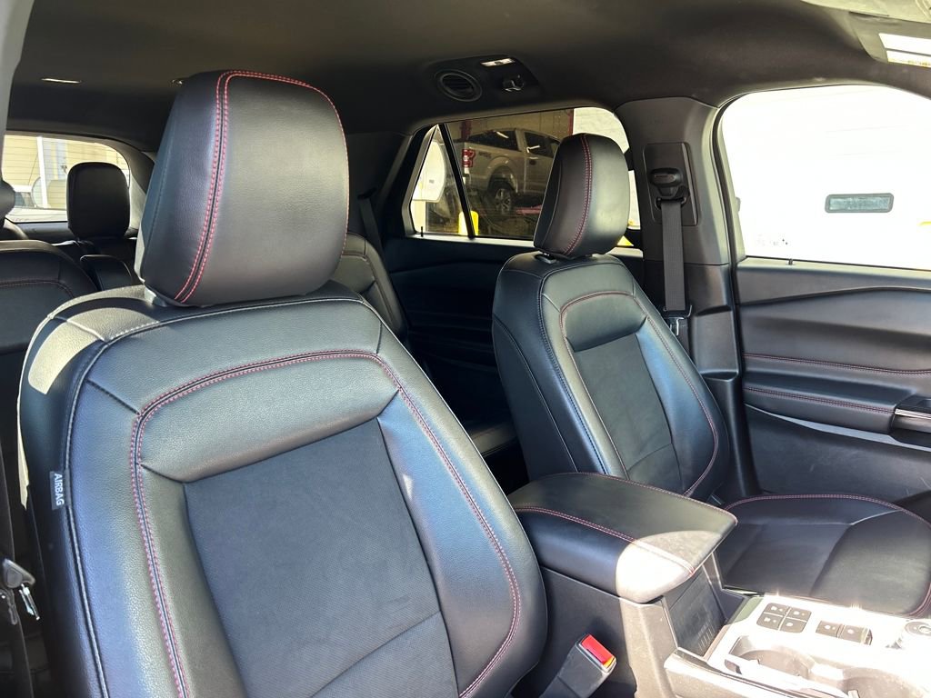 Certified 2023 Ford Explorer ST-Line w/ Class IV Trailer Tow Package image 15