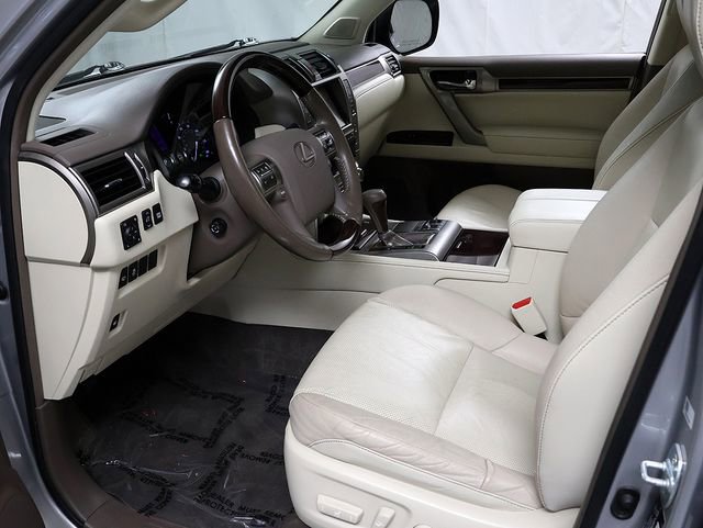 Used 2019 Lexus GX 460 Premium w/ Premium Package AWD/4WD image 11
