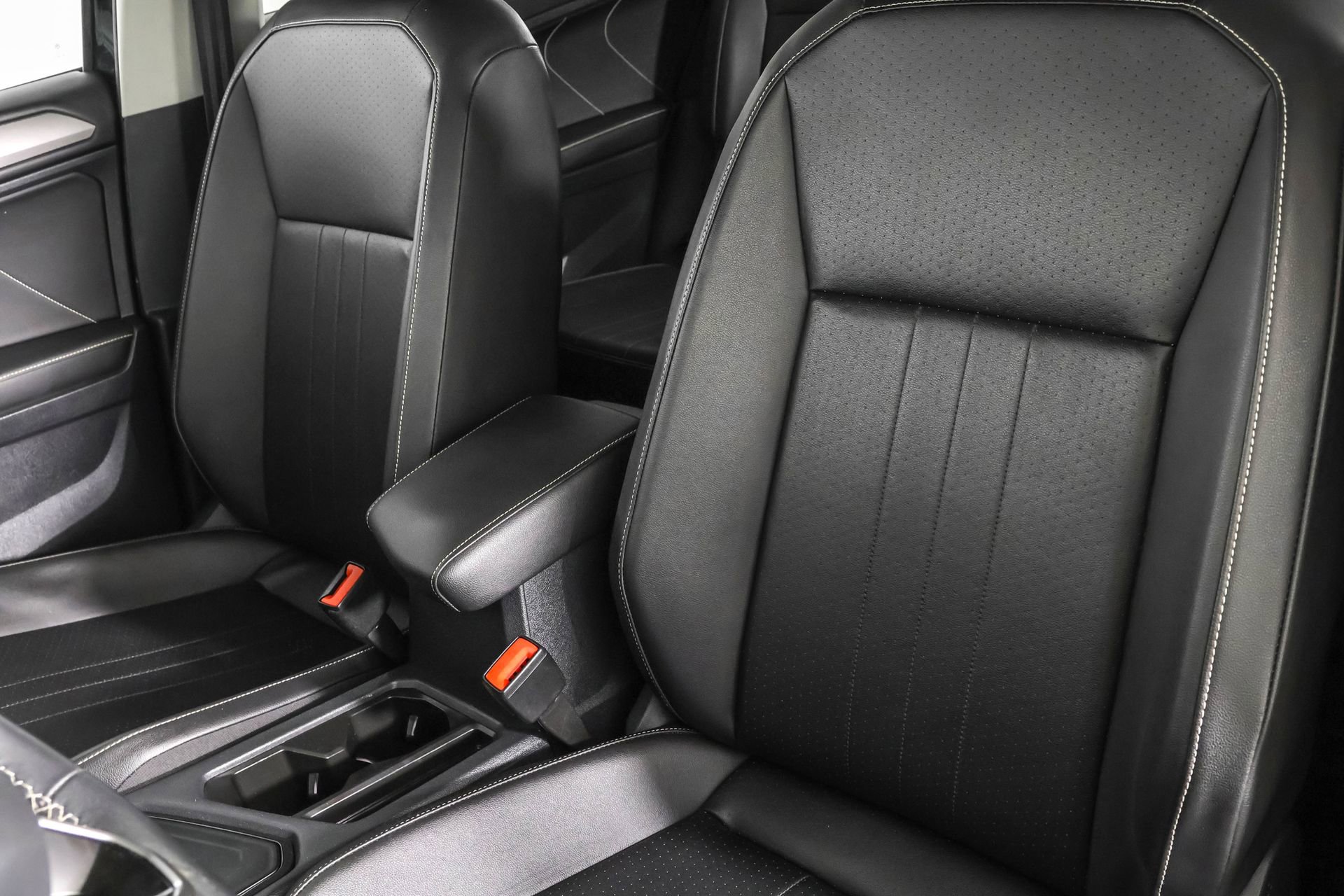 Used 2022 Volkswagen Tiguan SE image 23