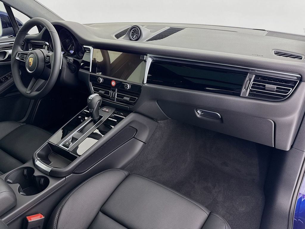 New 2026 Porsche Macan AWD/4WD image 31
