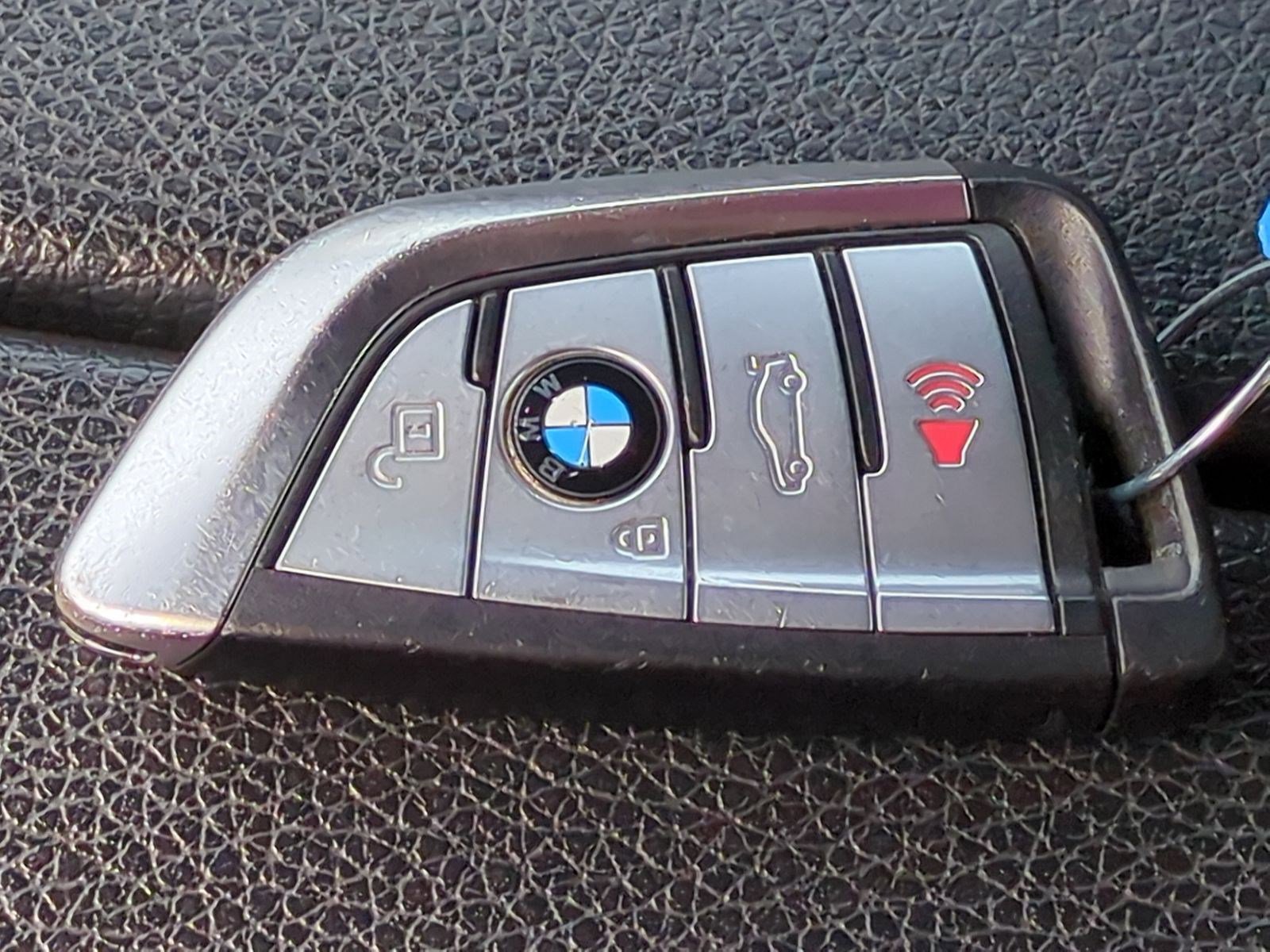 Used 2021 BMW M550i xDrive w/ Premium Package image 34