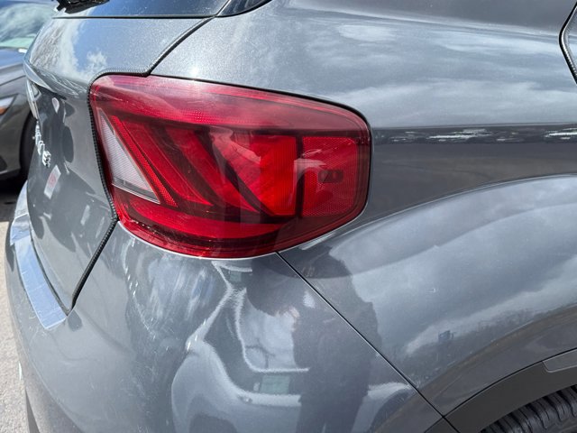 Used 2023 Hyundai Venue Limited w/ Cargo Package image 18