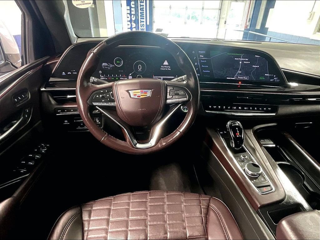 Used 2024 Cadillac Escalade Sport Platinum w/ Heavy-Duty Trailer Package AWD/4WD image 18
