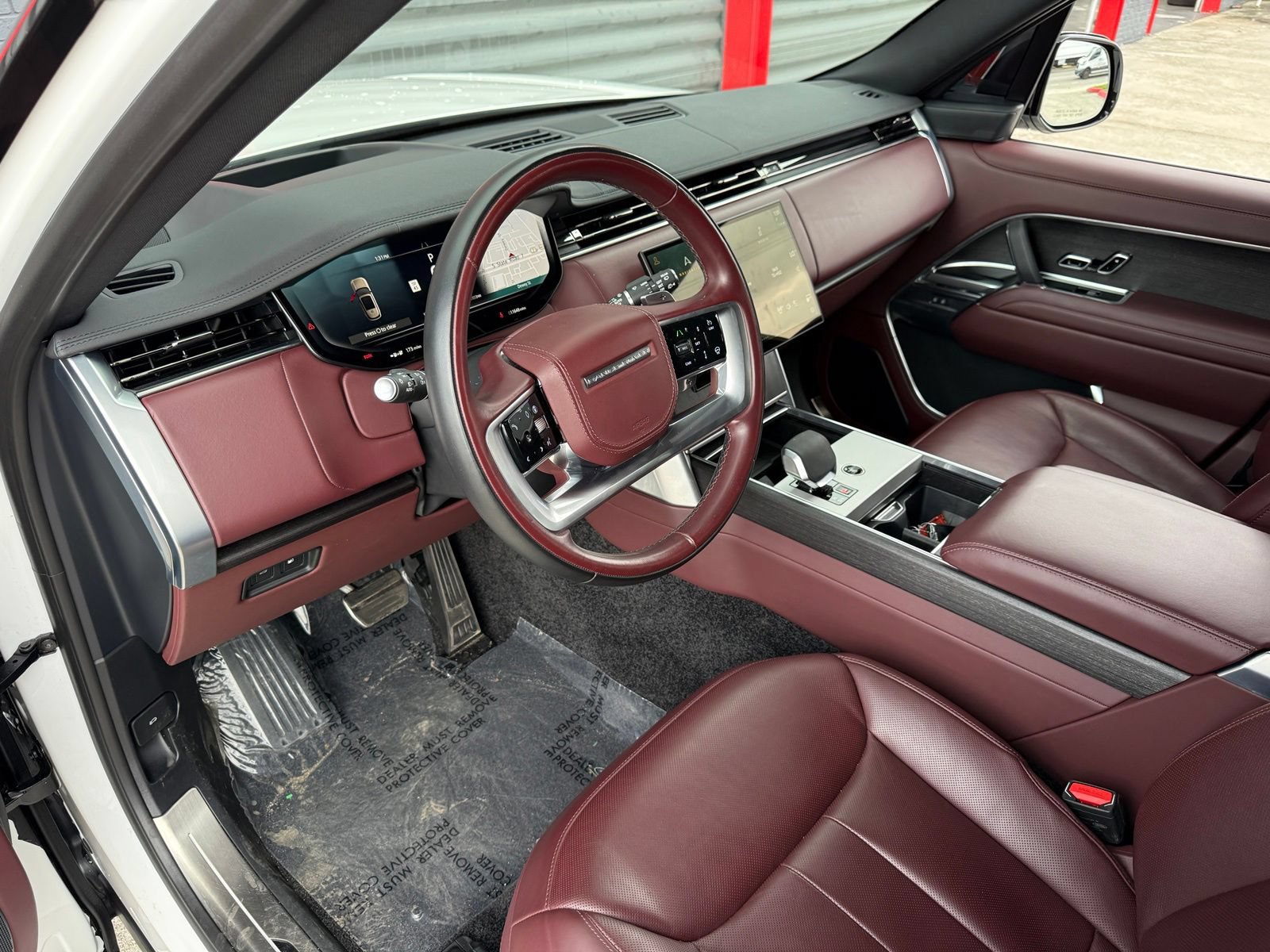 Used 2025 Land Rover Range Rover SE AWD/4WD image 19