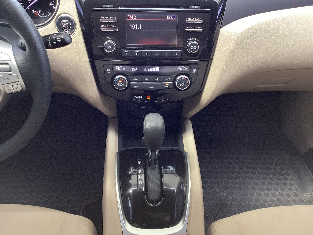 Used 2016 Nissan Rogue SV image 19