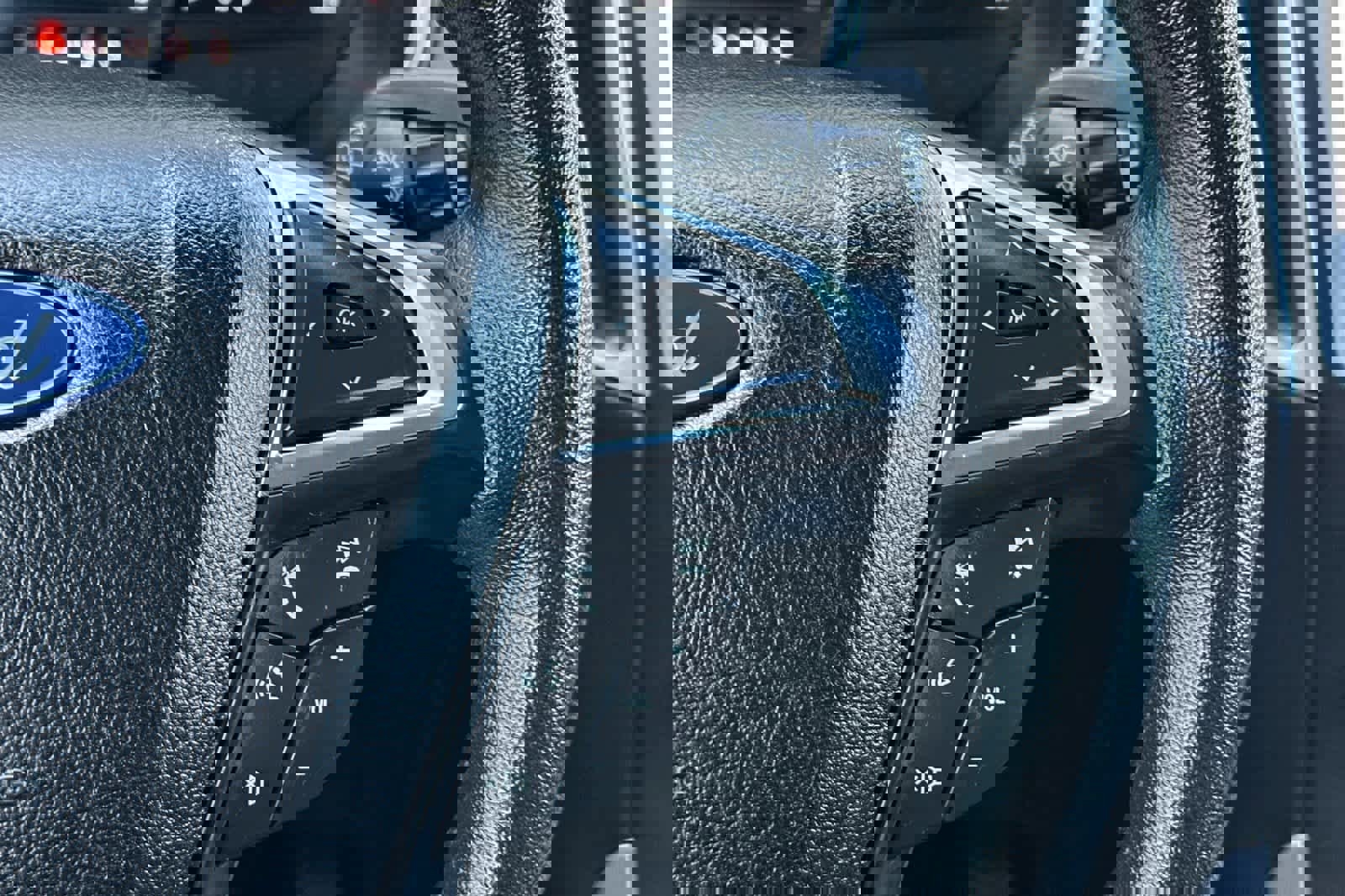 Used 2020 Ford Edge SEL image 28