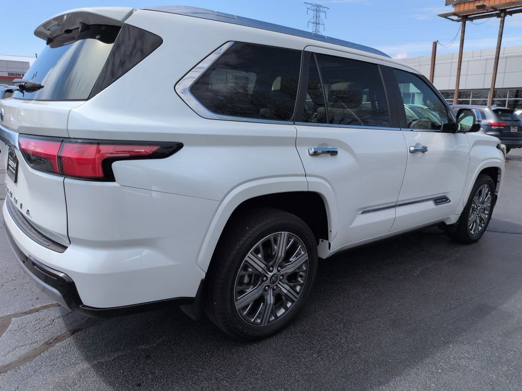 Used 2024 Toyota Sequoia Capstone AWD/4WD image 5