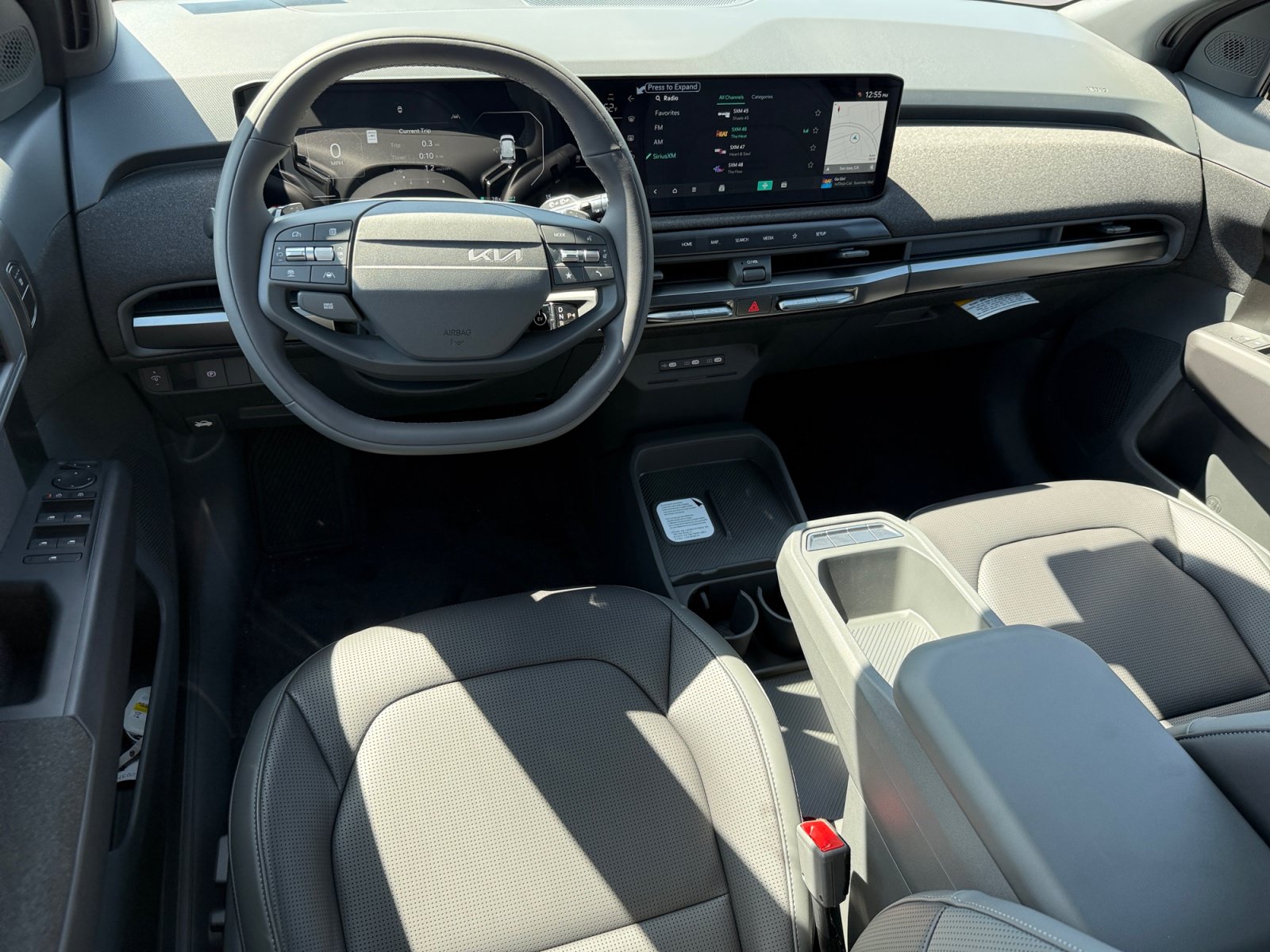 New 2027 Kia EV3 Wind FWD image 15