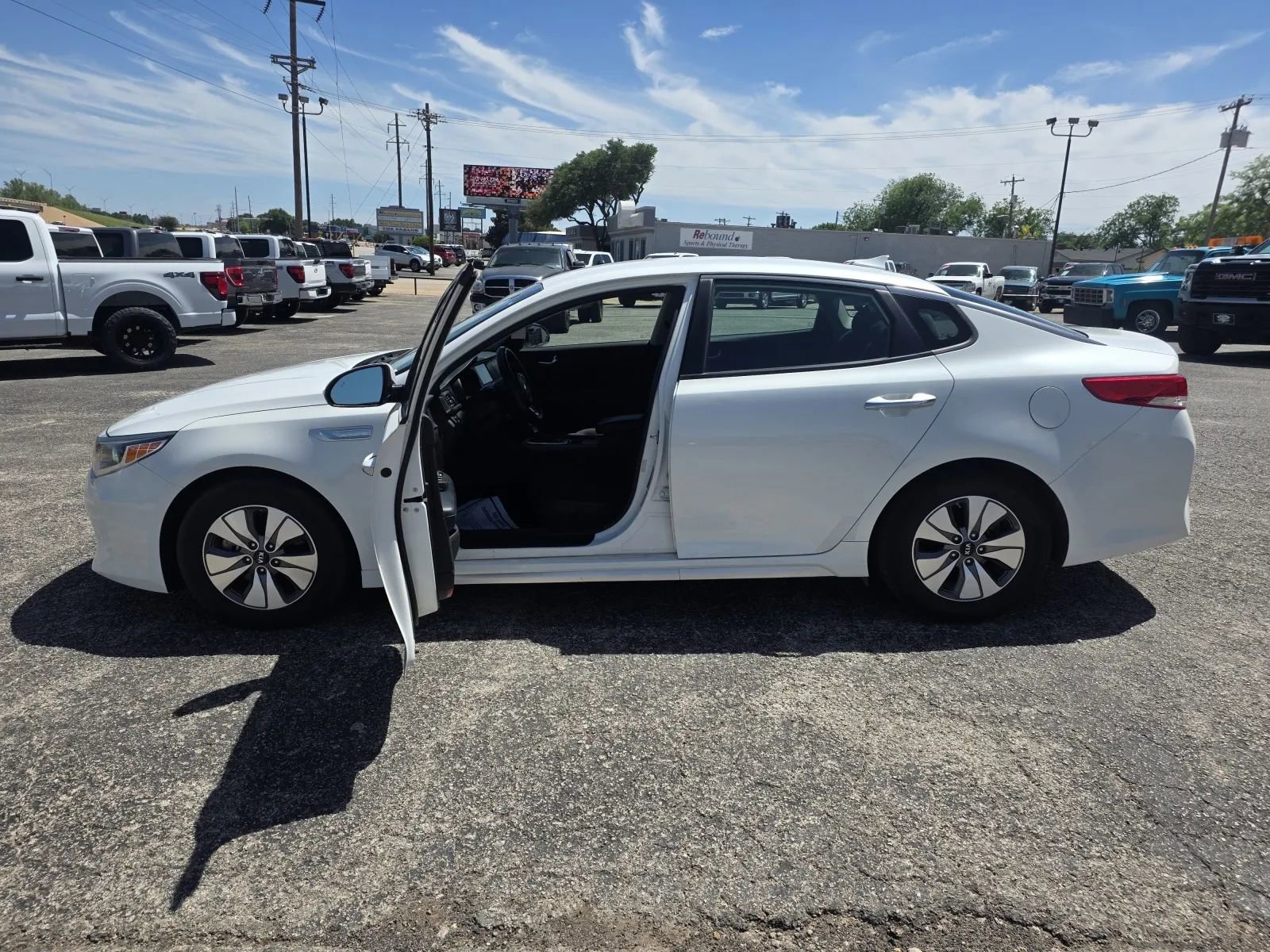 Used 2017 Kia Optima Premium w/ Hybrid Convenience Package FWD image 9