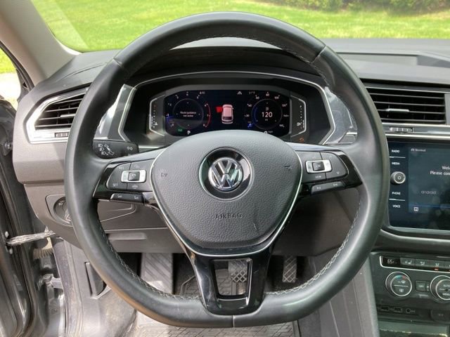 Used 2020 Volkswagen Tiguan SEL AWD/4WD image 5
