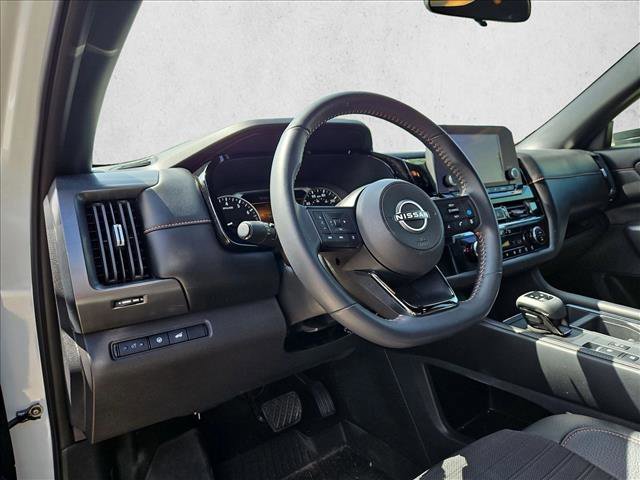 Used 2025 Nissan Pathfinder Rock Creek AWD/4WD image 9