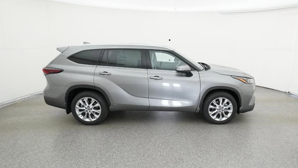 New 2025 Toyota Highlander Limited image 25