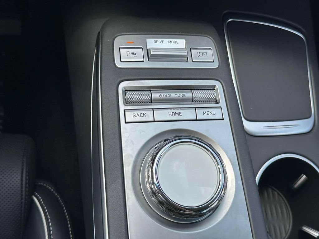 New 2025 Genesis Electrified GV70 w/ Prestige Package AWD/4WD image 18
