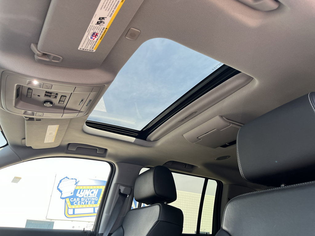 Used 2020 GMC Yukon XL SLT w/ Open Road Package image 4