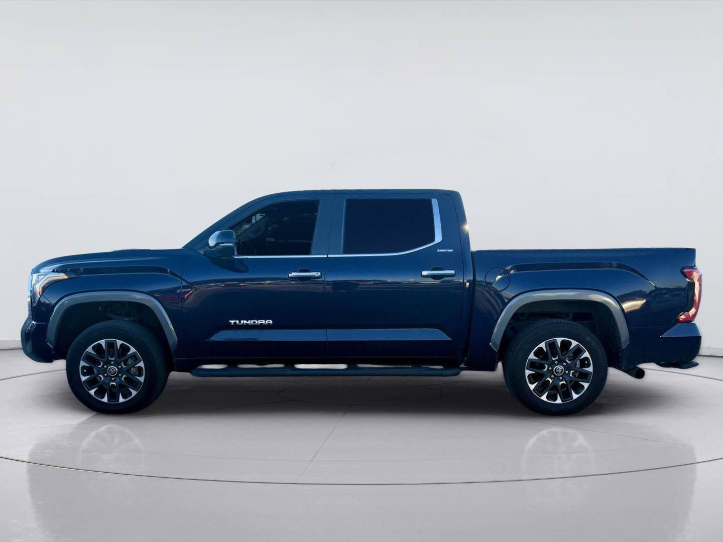 Used 2023 Toyota Tundra Limited AWD/4WD image 4