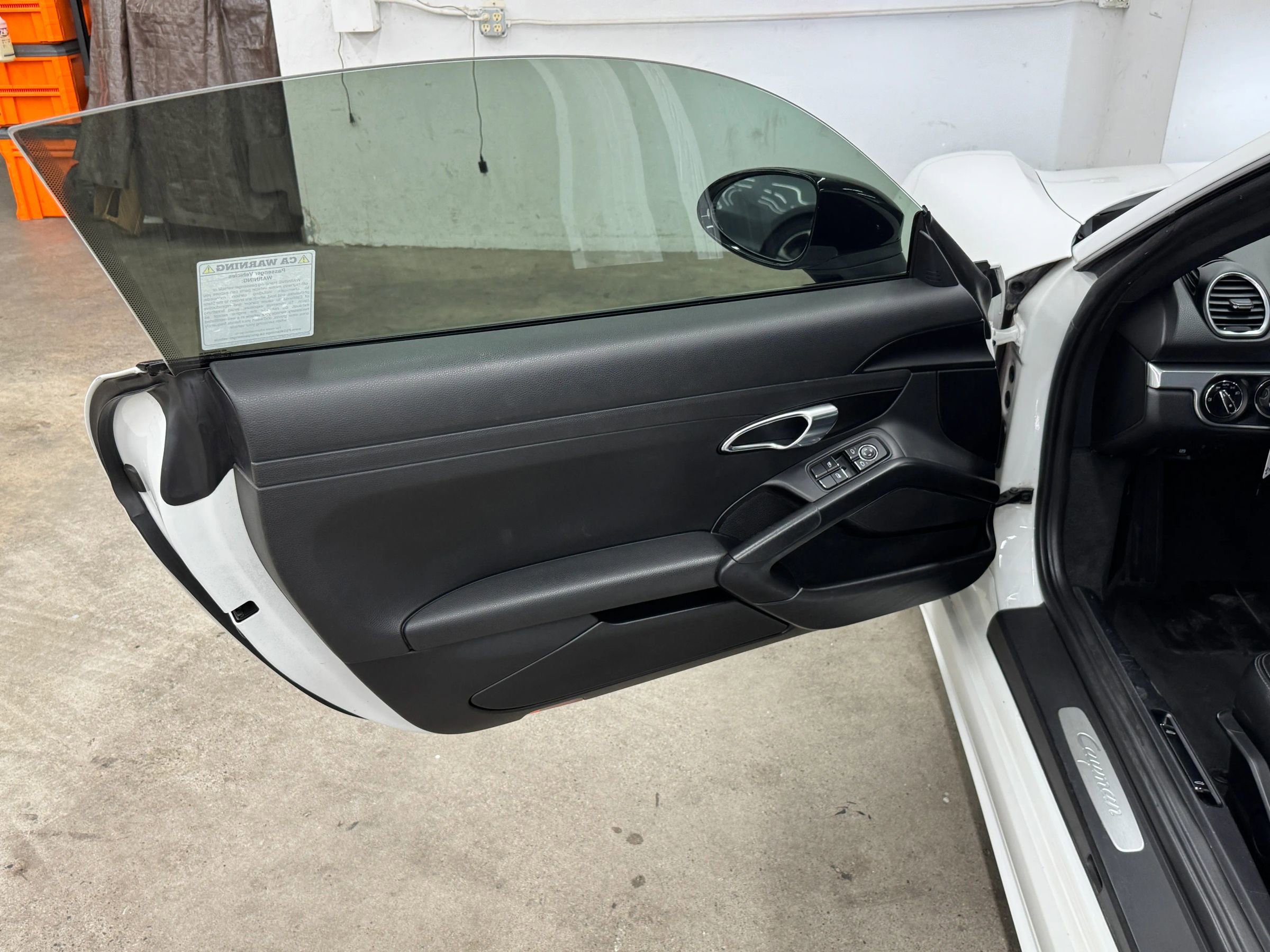 Used 2018 Porsche 718 Cayman RWD image 13