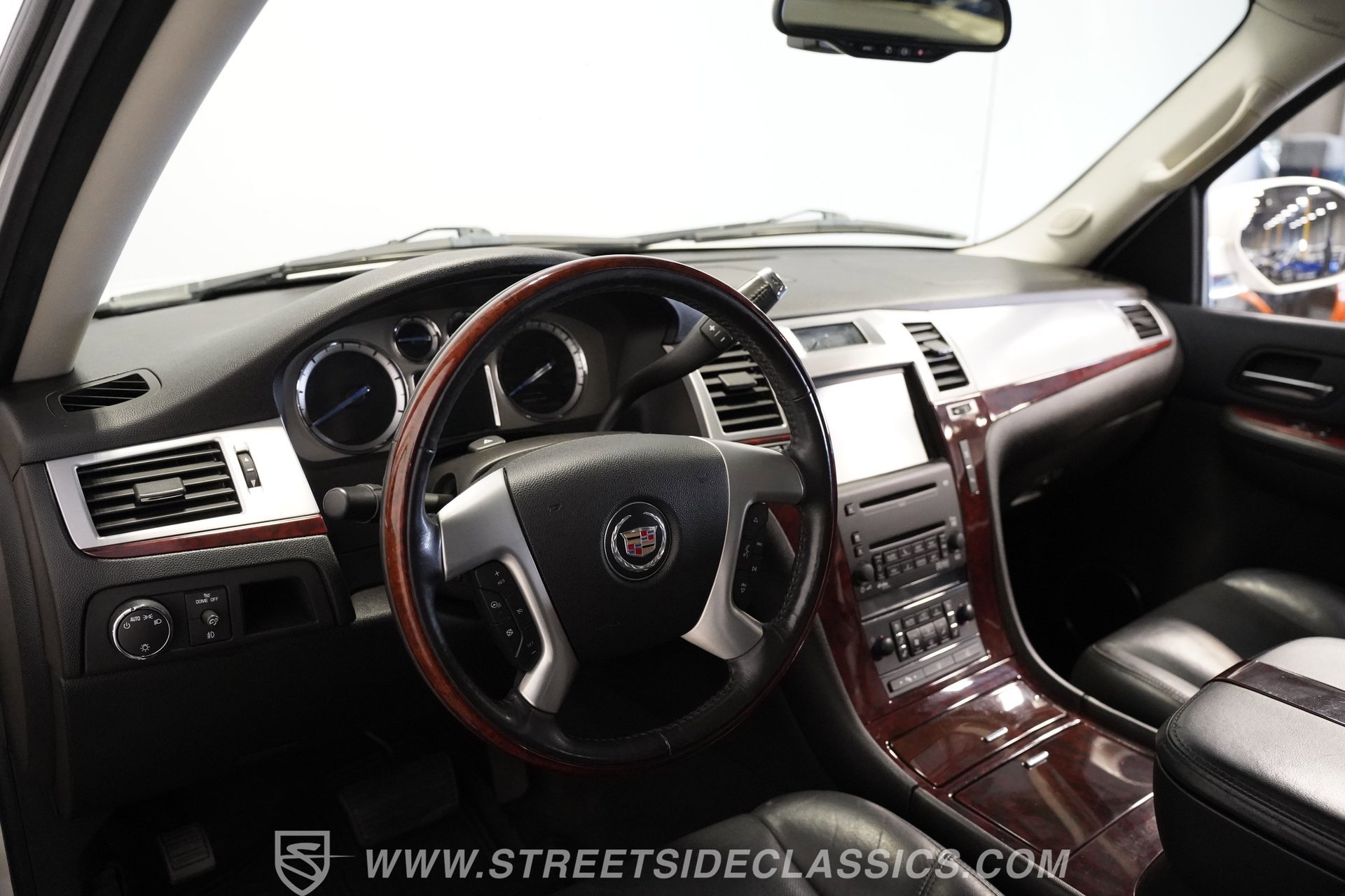 Used 2009 Cadillac Escalade EXT image 38