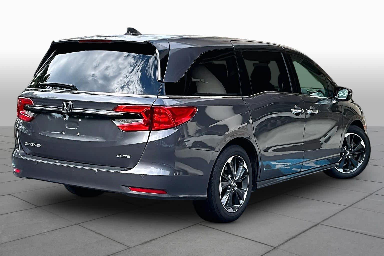 Used 2023 Honda Odyssey Elite image 13