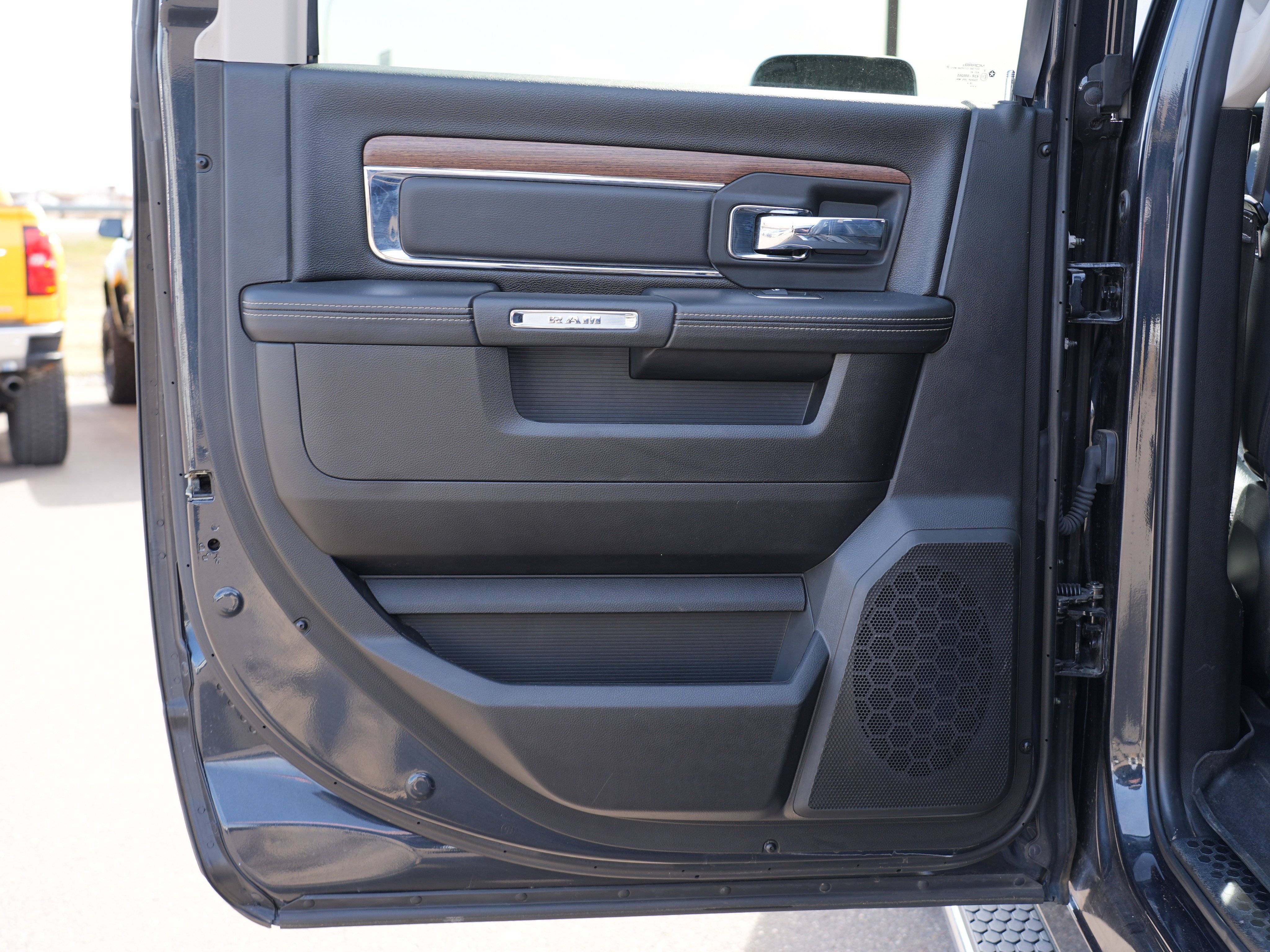 Used 2018 RAM 2500 Laramie image 19