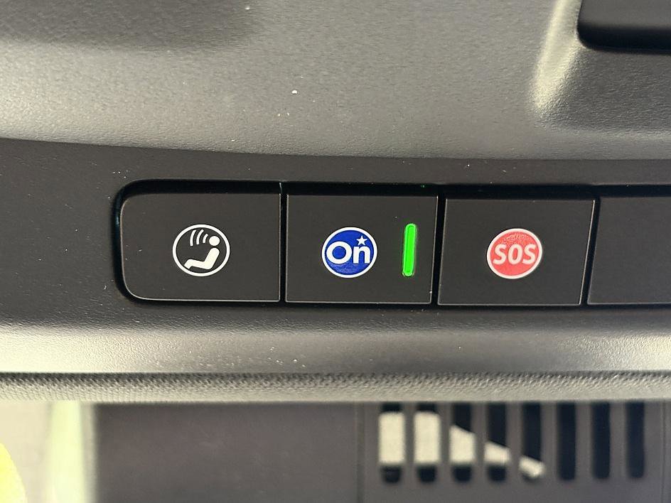 Used 2025 Chevrolet Suburban Z71 w/ Comfort Package image 28