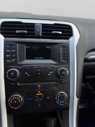 Used 2015 Ford Fusion SE FWD image 15