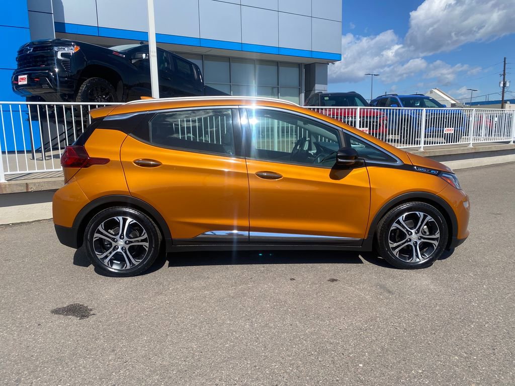 Used 2017 Chevrolet Bolt Premier w/ Driver Confidence II Package FWD image 6