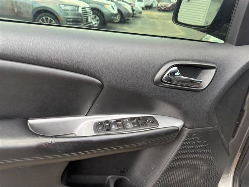 Used 2013 Dodge Journey SE image 22