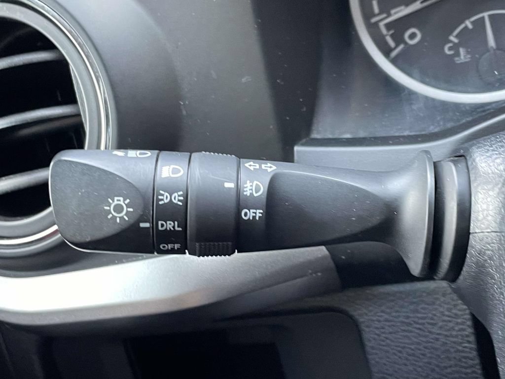 Used 2017 Toyota Tacoma SR5 w/ Tow Package RWD image 21