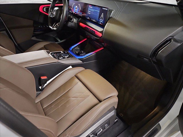 Certified 2026 BMW X3 xDrive30i w/ M Sport Package AWD/4WD image 22