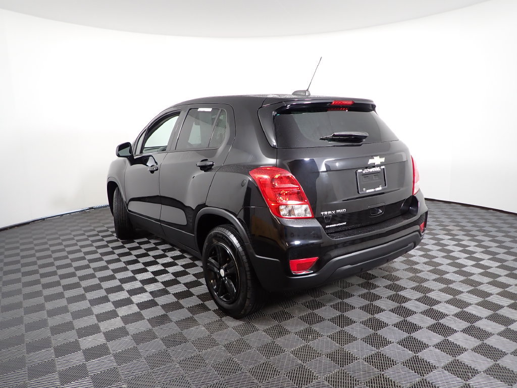 Used 2020 Chevrolet Trax LS w/ Tint and Cruise Package AWD/4WD image 10
