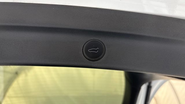 Used 2023 Tesla Model Y Long Range AWD/4WD image 6