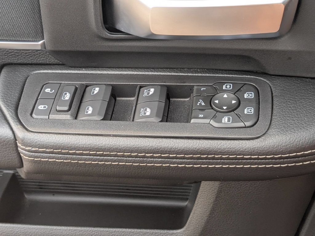 New 2026 RAM 3500 Big Horn AWD/4WD image 18