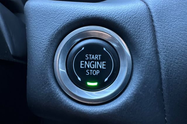 Used 2024 Chevrolet Suburban LT image 36