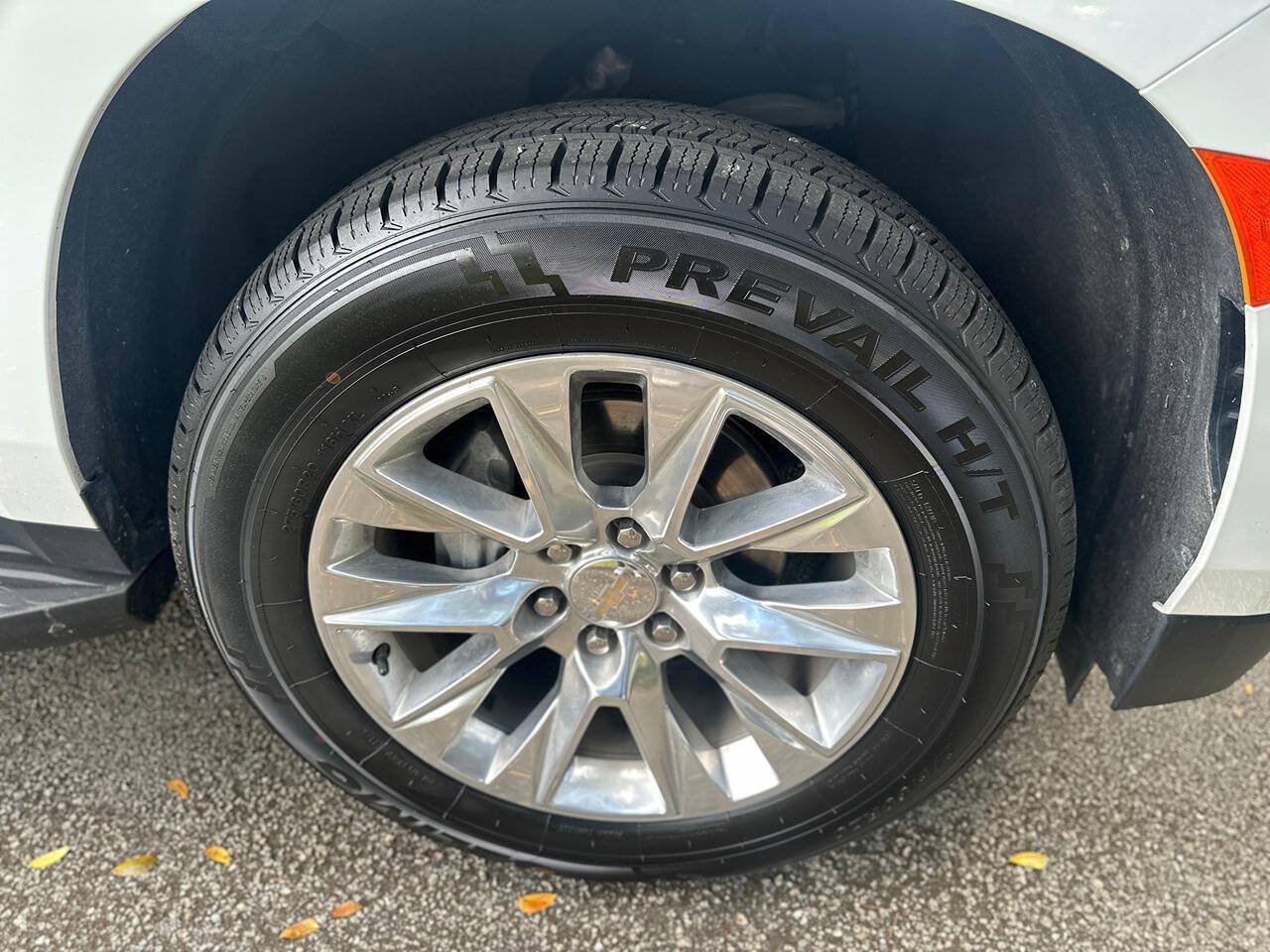 Used 2024 Chevrolet Suburban Premier AWD/4WD image 27