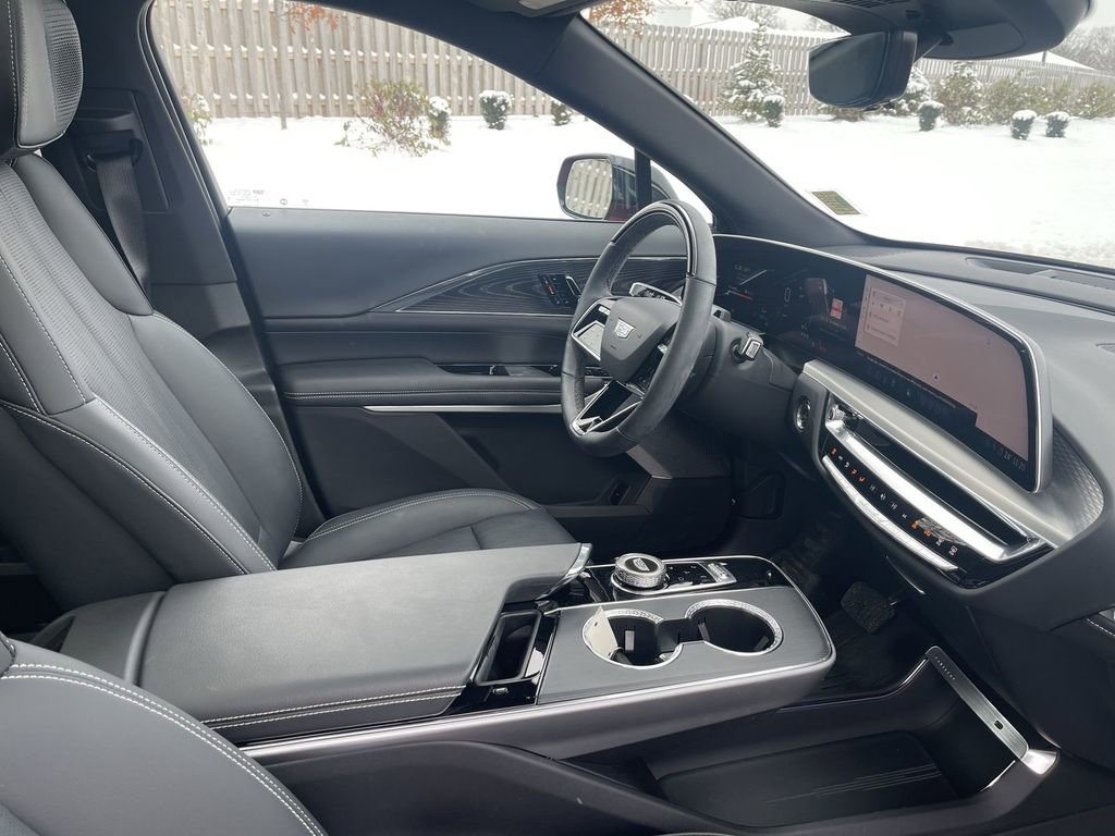 Certified 2024 Cadillac Lyriq Luxury w/ LPO, Floor Liner Package image 32