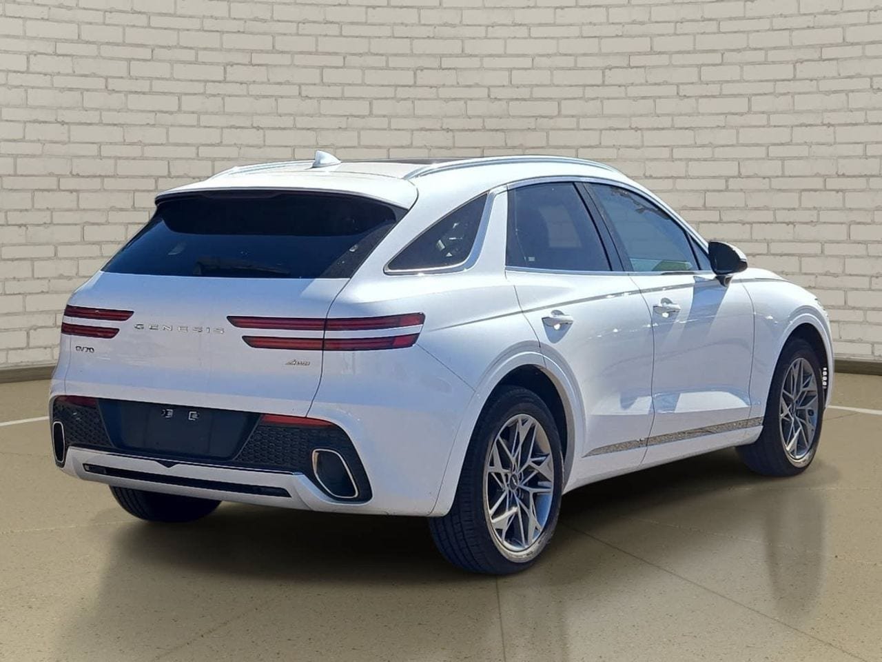 Used 2022 Genesis GV70 2.5T w/ Select Package AWD/4WD image 5