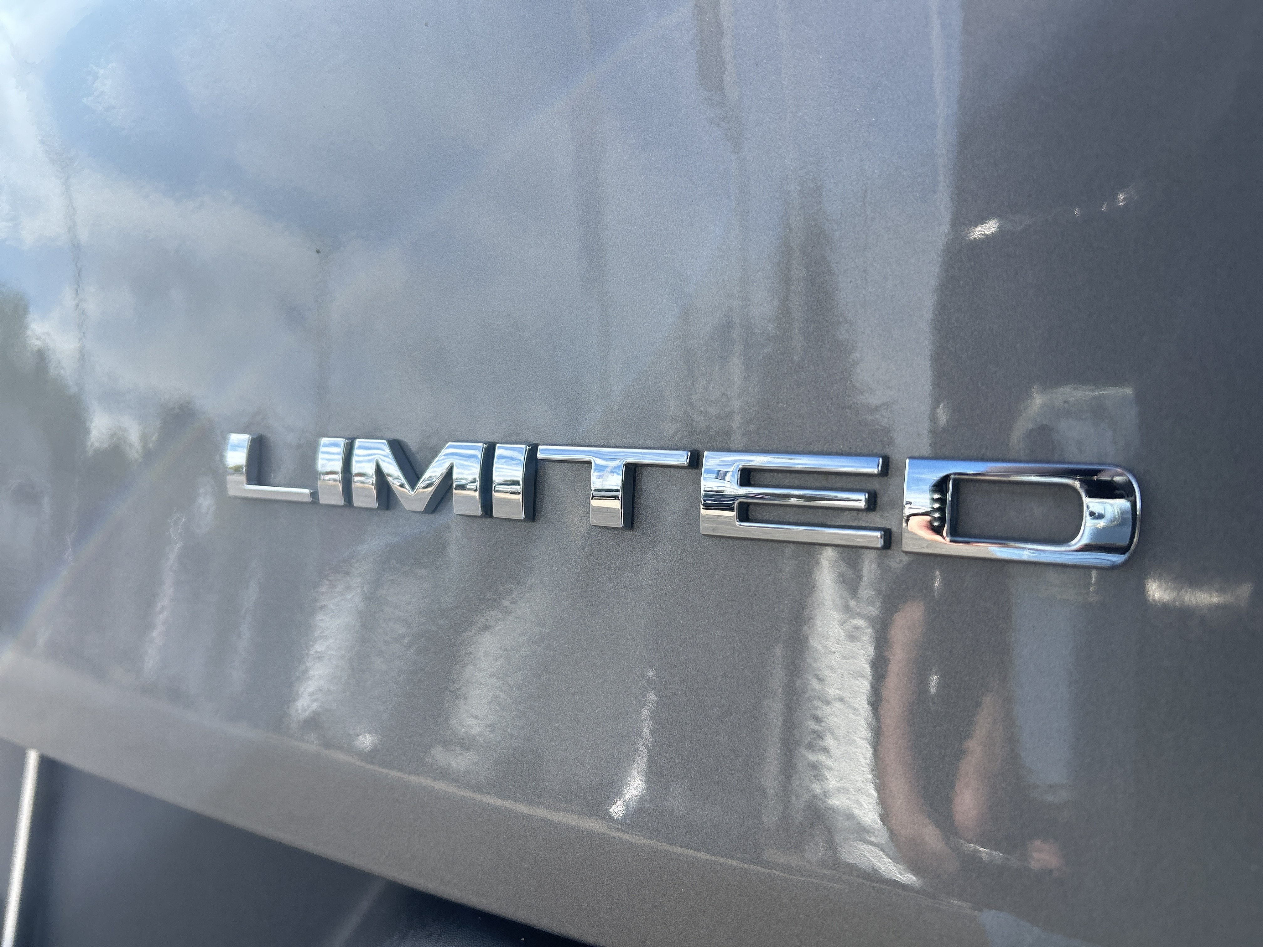 Used 2016 Jeep Cherokee Limited AWD/4WD image 25
